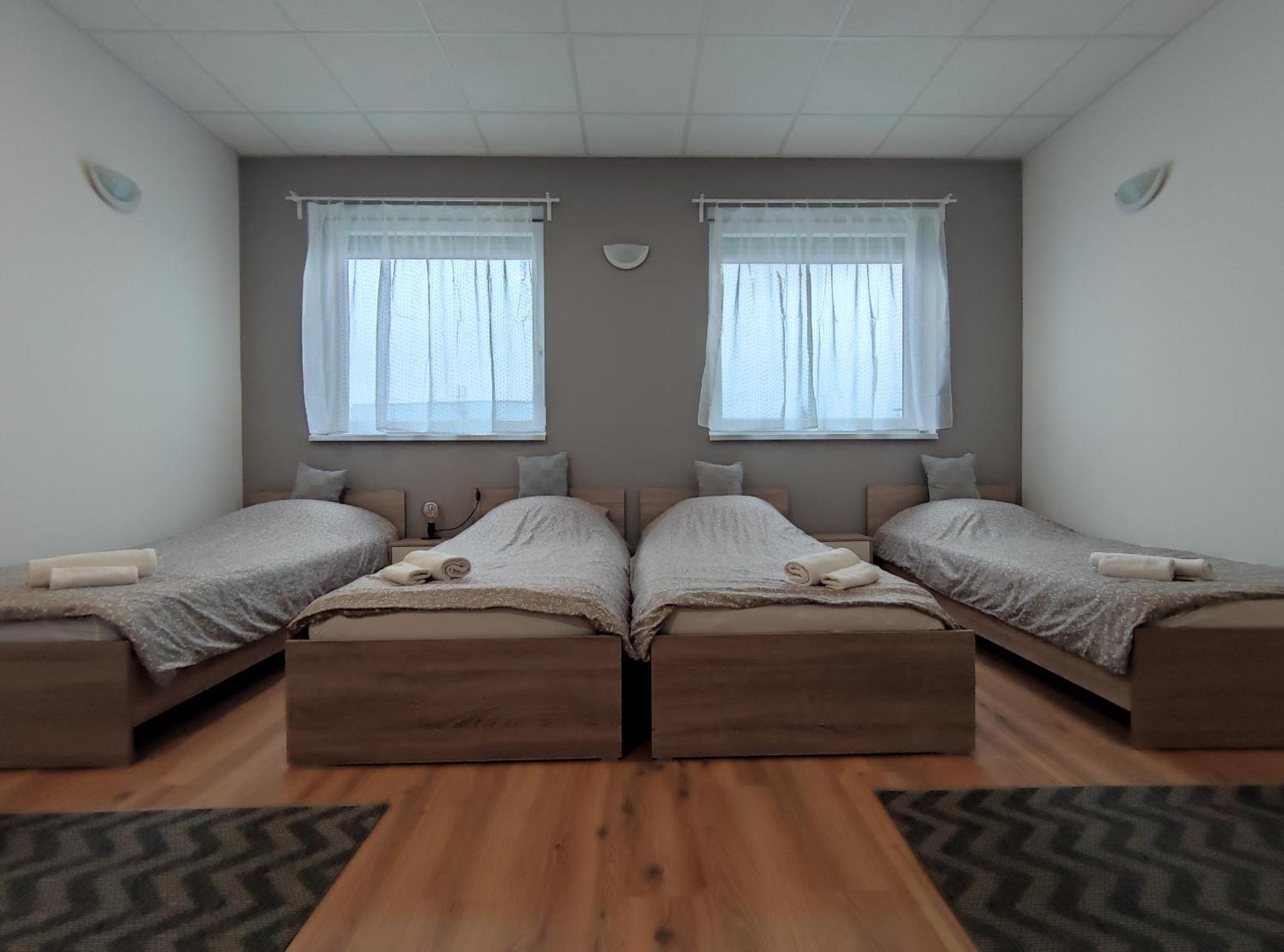 Szilas Park Motel Nagytarcsa Ngoại thất bức ảnh